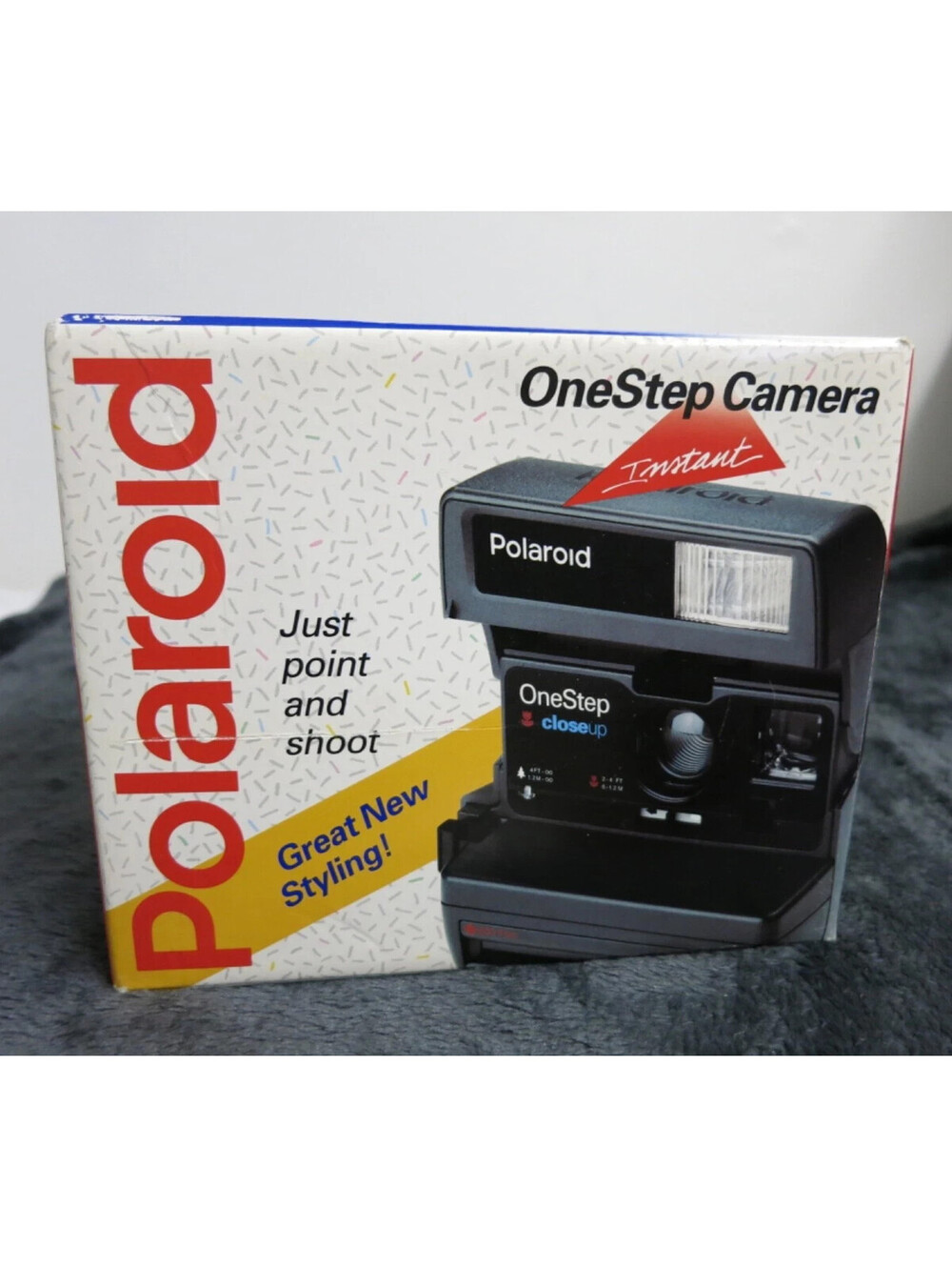 Plaroid One Step Close Up 600 instant camera with box